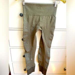 Lululemon Green Compression Leggings Size Small